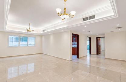 Apartment - 2 Bedrooms - 3 Bathrooms for rent in Al Menhali Building - Oud Metha - Bur Dubai - Dubai