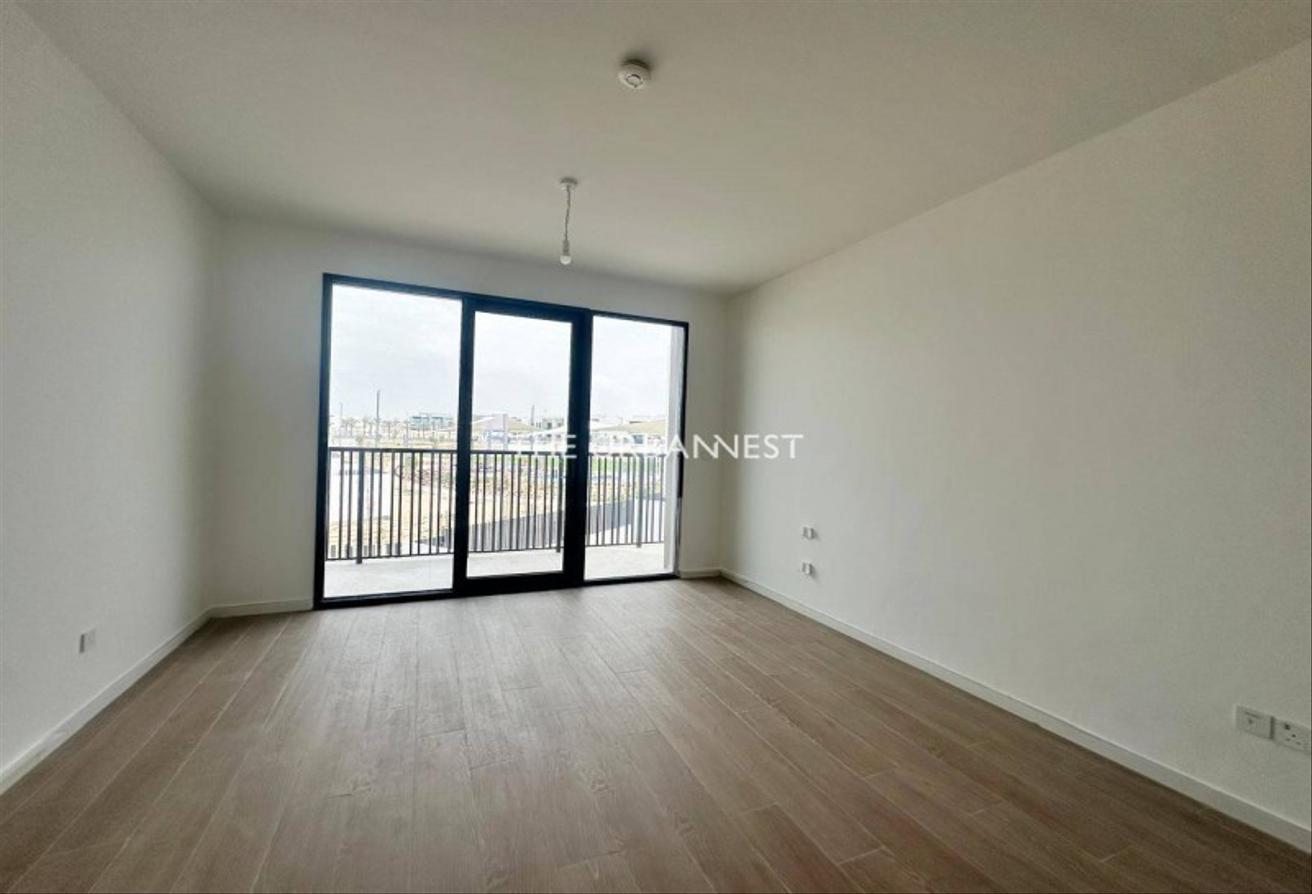Single Row | Park Facing | Large Plot | 4 Bed photo 16