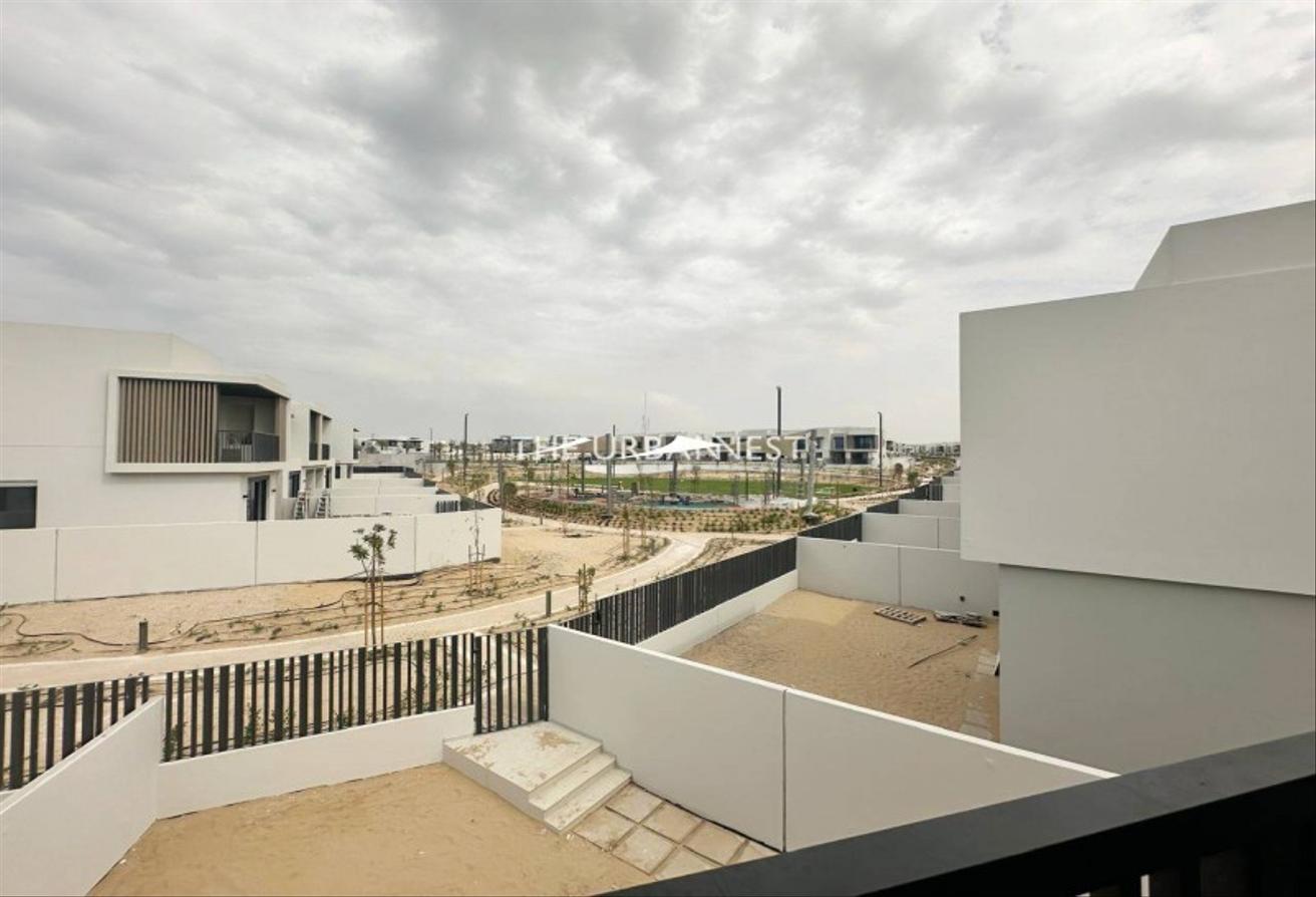 Single Row | Park Facing | Large Plot | 4 Bed photo 10