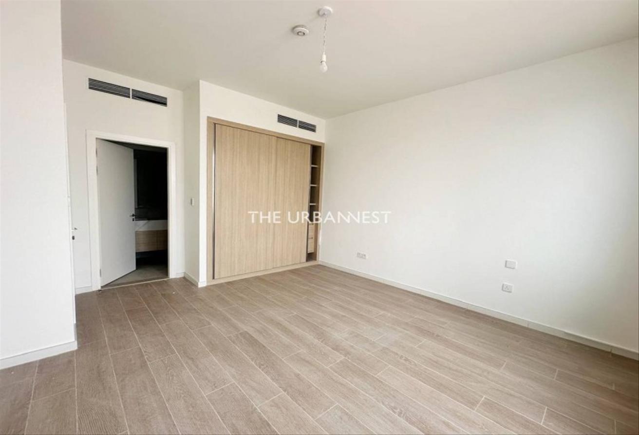 Single Row | Park Facing | Large Plot | 4 Bed photo 15