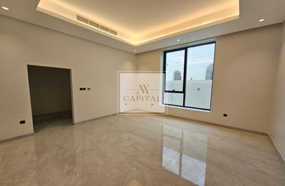 Villa - 6 - 7+ for rent in Al Aweer Village - Al Aweer - Dubai