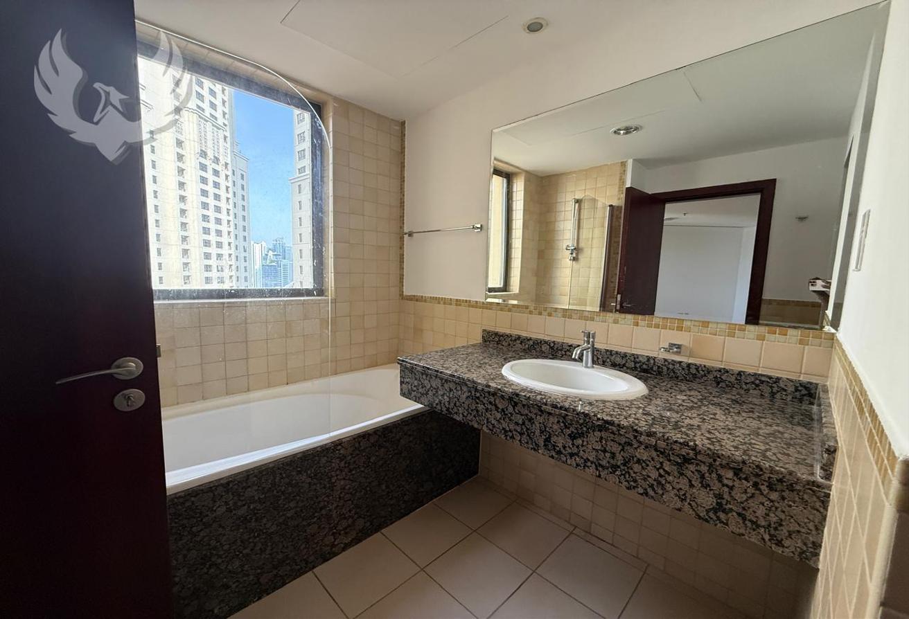 Skyline Luxury | 4 Bedrooms | Stunning Water Views photo 8