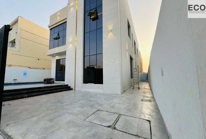 144610389 - Property Image 3