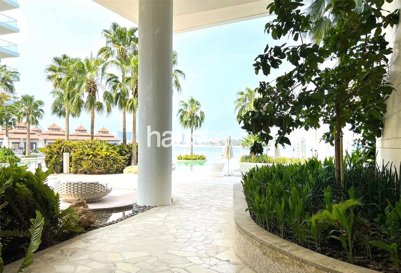 Private garden | Fully upgraded | Vacant photo 18