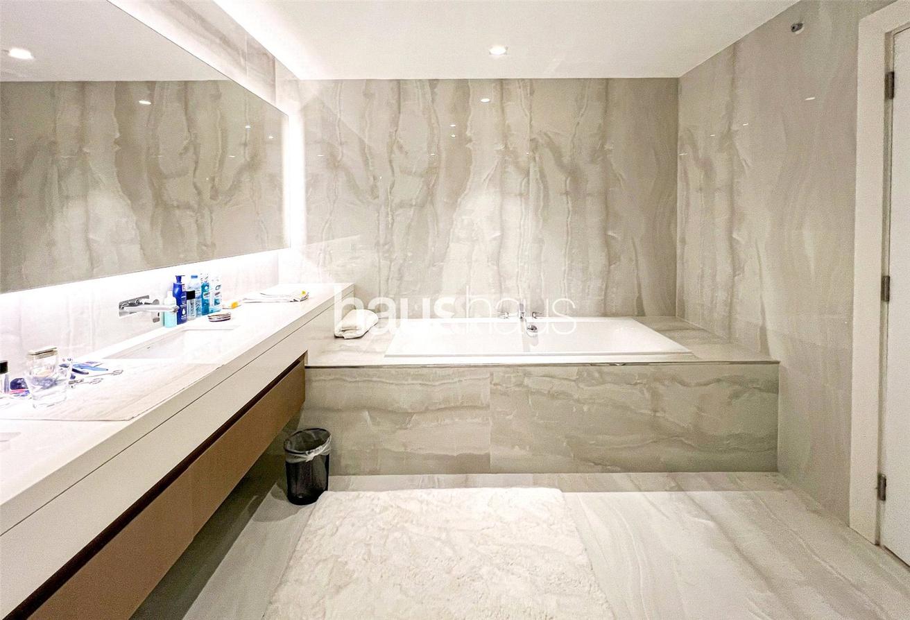 Private garden | Fully upgraded | Vacant photo 8
