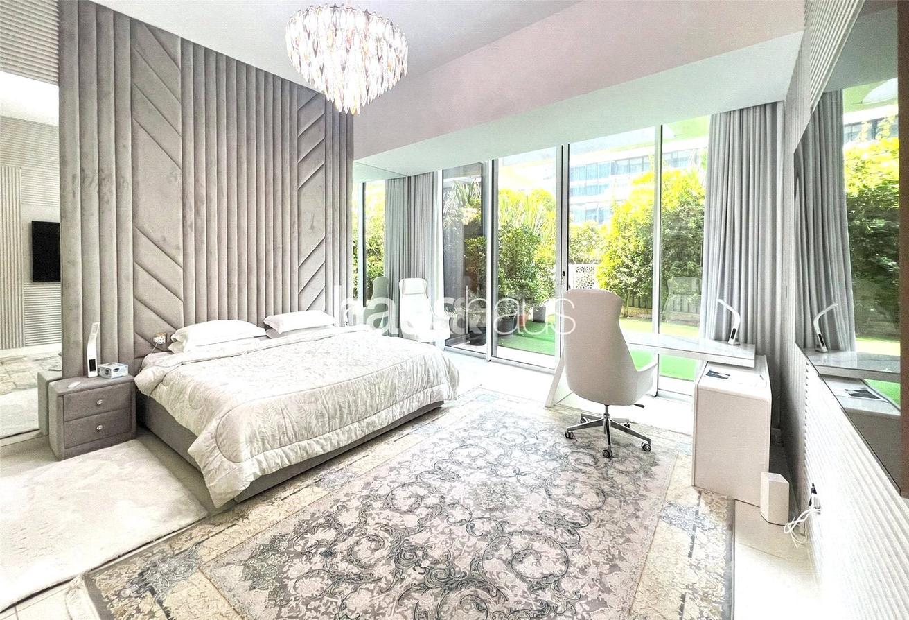 Private garden | Fully upgraded | Vacant photo 6