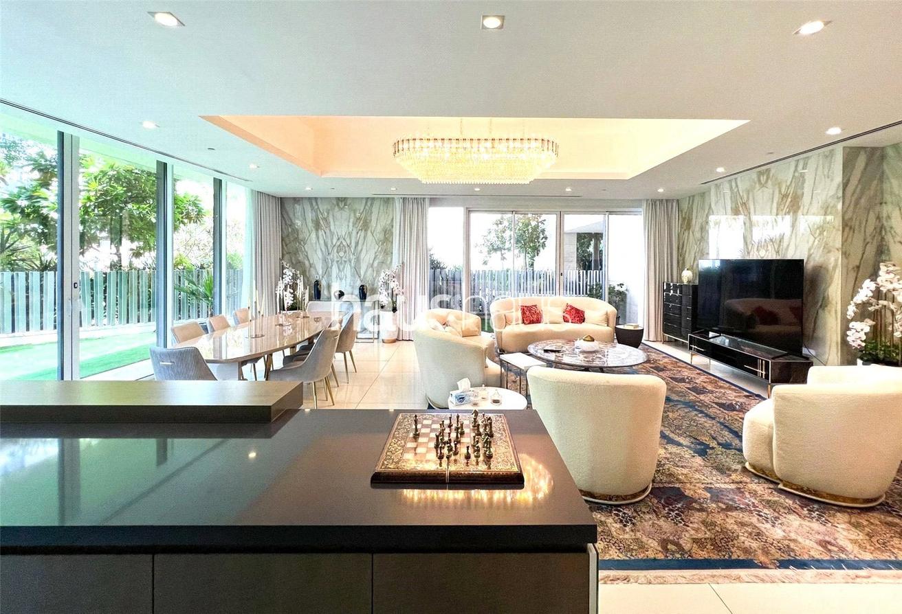 Private garden | Fully upgraded | Vacant photo 17