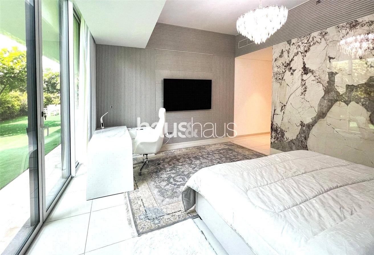 Private garden | Fully upgraded | Vacant photo 16