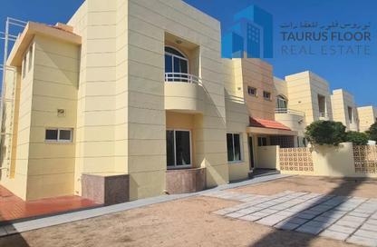 Villa - 4 - 6 for rent in Garhood Complex - Al Garhoud - Dubai Villa - 4 - 6 for rent in Garhood Complex - Al Garhoud - Dubai