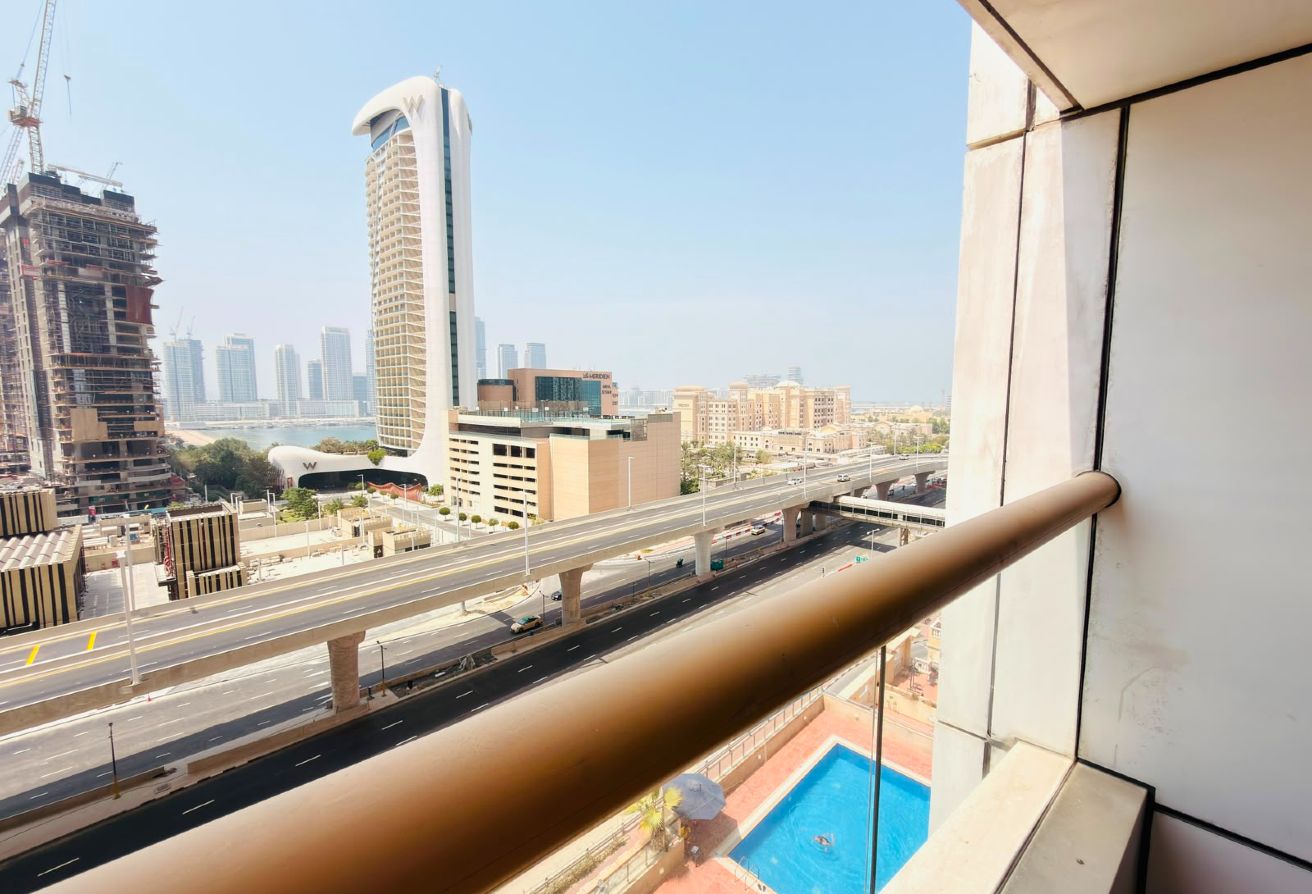 Spacious 1BR with Balcony | Multiple Cheques gallery image