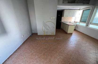 Apartment - Studio - 1 for rent in Al Butina 9 Building - Bu Tina - Al Sharq - Sharjah