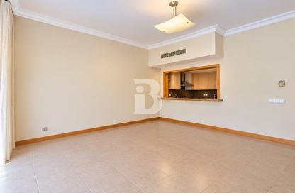 Apartment - 2 - 4 for rent in Al Das - Shoreline Apartments - Palm Jumeirah - Dubai