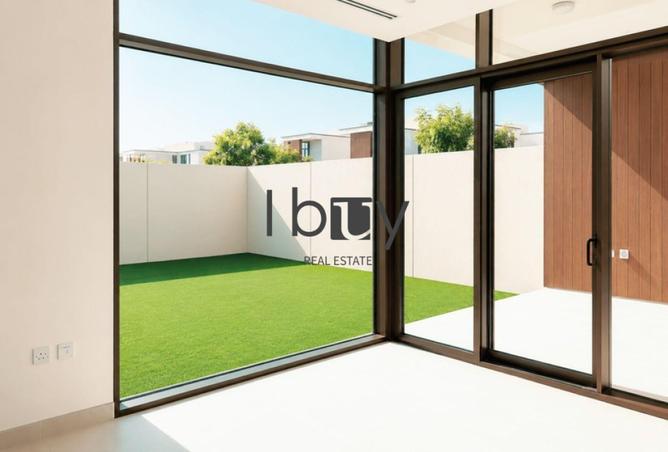 Ready To Move | Landscaped | Square Type — photo 2