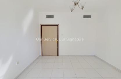 Apartment - 2 - 2 for rent in New Al Taawun Road - Al Taawun - Sharjah