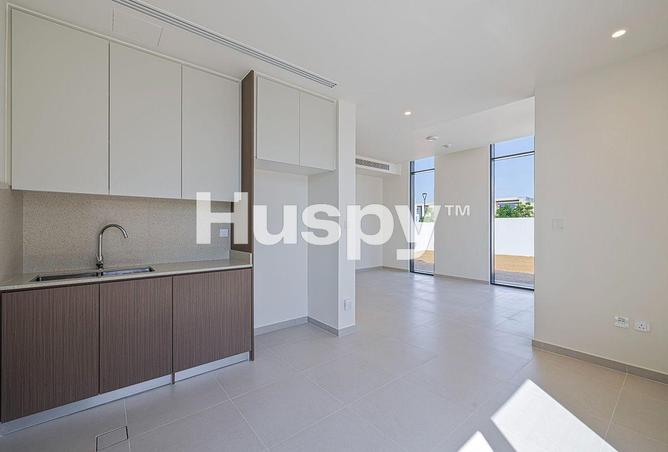 Corner Plot | Close to Amenities | Landscaped photo 3