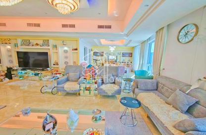 Apartment - 3 Bedrooms - 3 Bathrooms for sale in Al Majaz 3 - Al Majaz - Sharjah