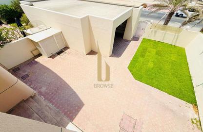 Villa - 4 Bedrooms - 4 Bathrooms for rent in Jumeirah 1 Villas - Jumeirah 1 - Jumeirah - Dubai Villa - 4 Bedrooms - 4 Bathrooms for rent in Jumeirah 1 Villas - Jumeirah 1 - Jumeirah - Dubai