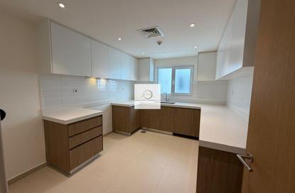 Apartment - 3 Bedrooms - 3 Bathrooms for rent in The Gardens Buildings - The Gardens - Dubai