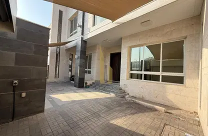 Villa - 5 Bedrooms - 5 Bathrooms for rent in Umm Suqeim 2 Villas - Umm Suqeim 2 - Umm Suqeim - Dubai