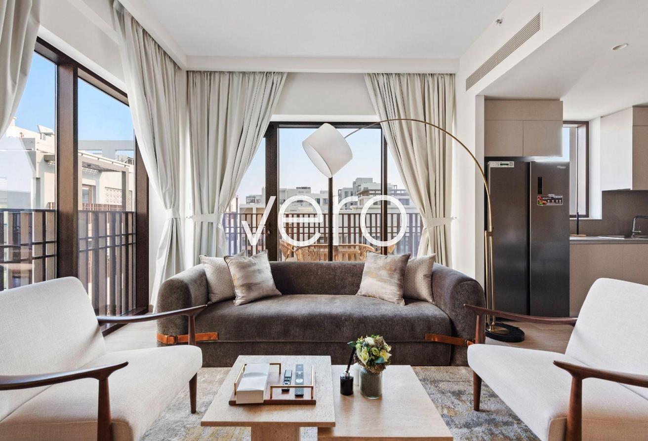 Contemporary 2BR | Beach Access | Vacant photo 2