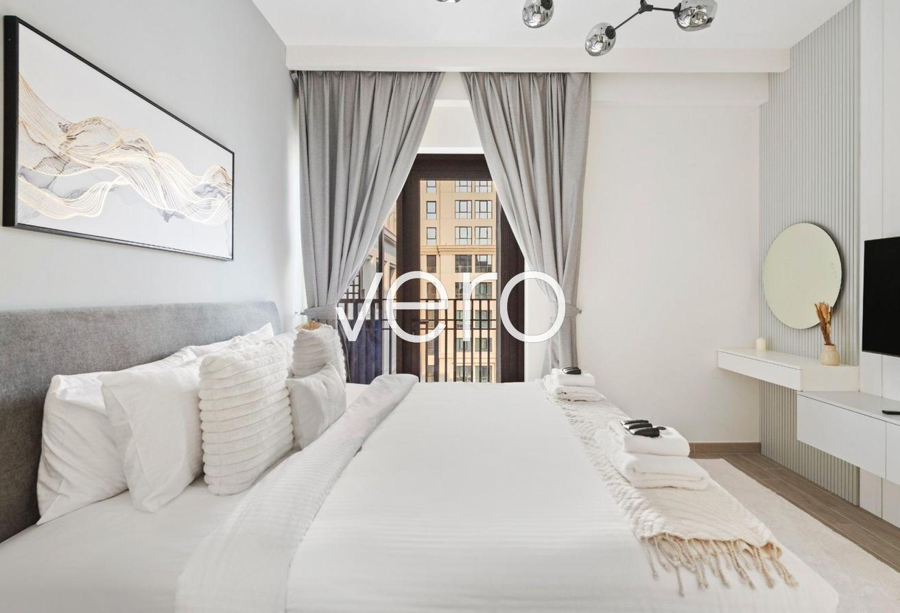 Contemporary 2BR | Beach Access | Vacant photo 11
