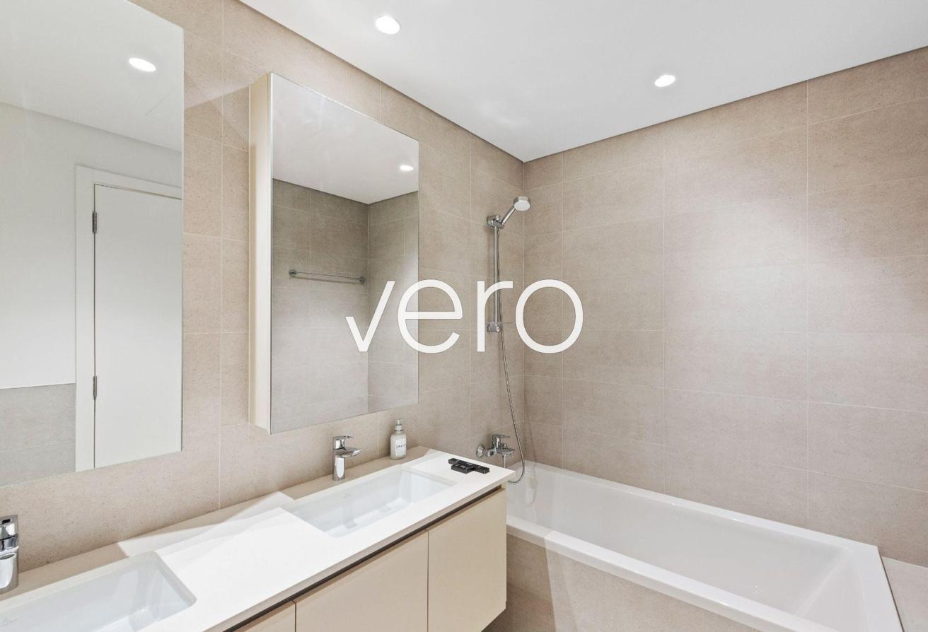 Contemporary 2BR | Beach Access | Vacant photo 18