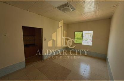 Apartment - Studio - 1 Bathroom for rent in Al Mowaihat 3 - Al Mowaihat - Ajman Apartment - Studio - 1 Bathroom for rent in Al Mowaihat 3 - Al Mowaihat - Ajman