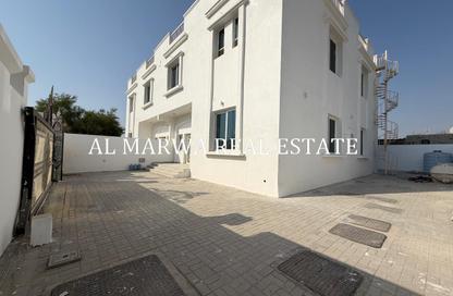 Villa - Studio - 5 for rent in Al Sabkha - Al Riqqa - Sharjah