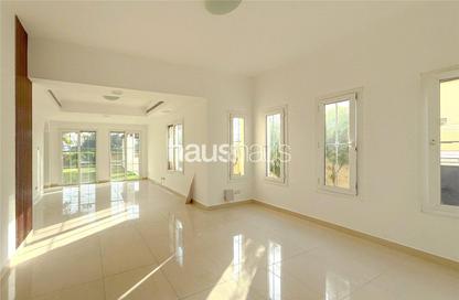 Villa - 3 Bedrooms - 3 Bathrooms for rent in Springs 2 - The Springs - Dubai