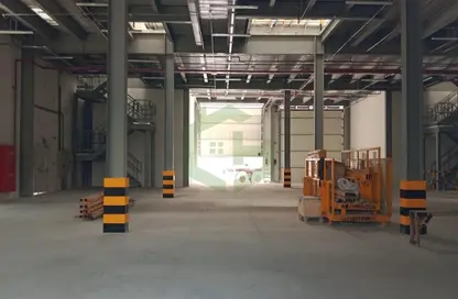 مستودع - استوديو - 4 حمامات للايجار في 1 الورسان - الورسان - دبي