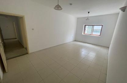 Apartment - 3 - 4 for rent in Al Qulaya'ah - Al Sharq - Sharjah