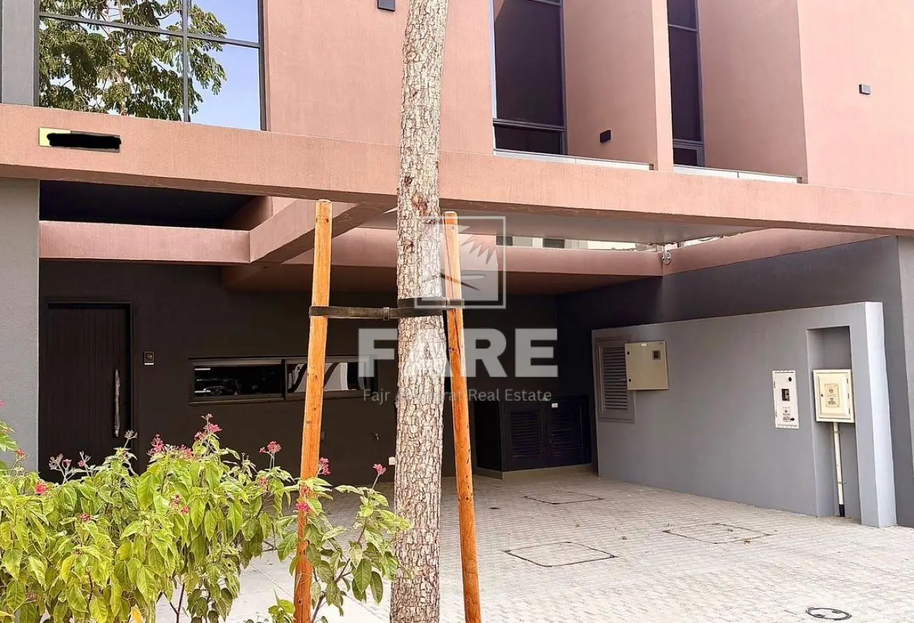 102833624 - Property Main Image