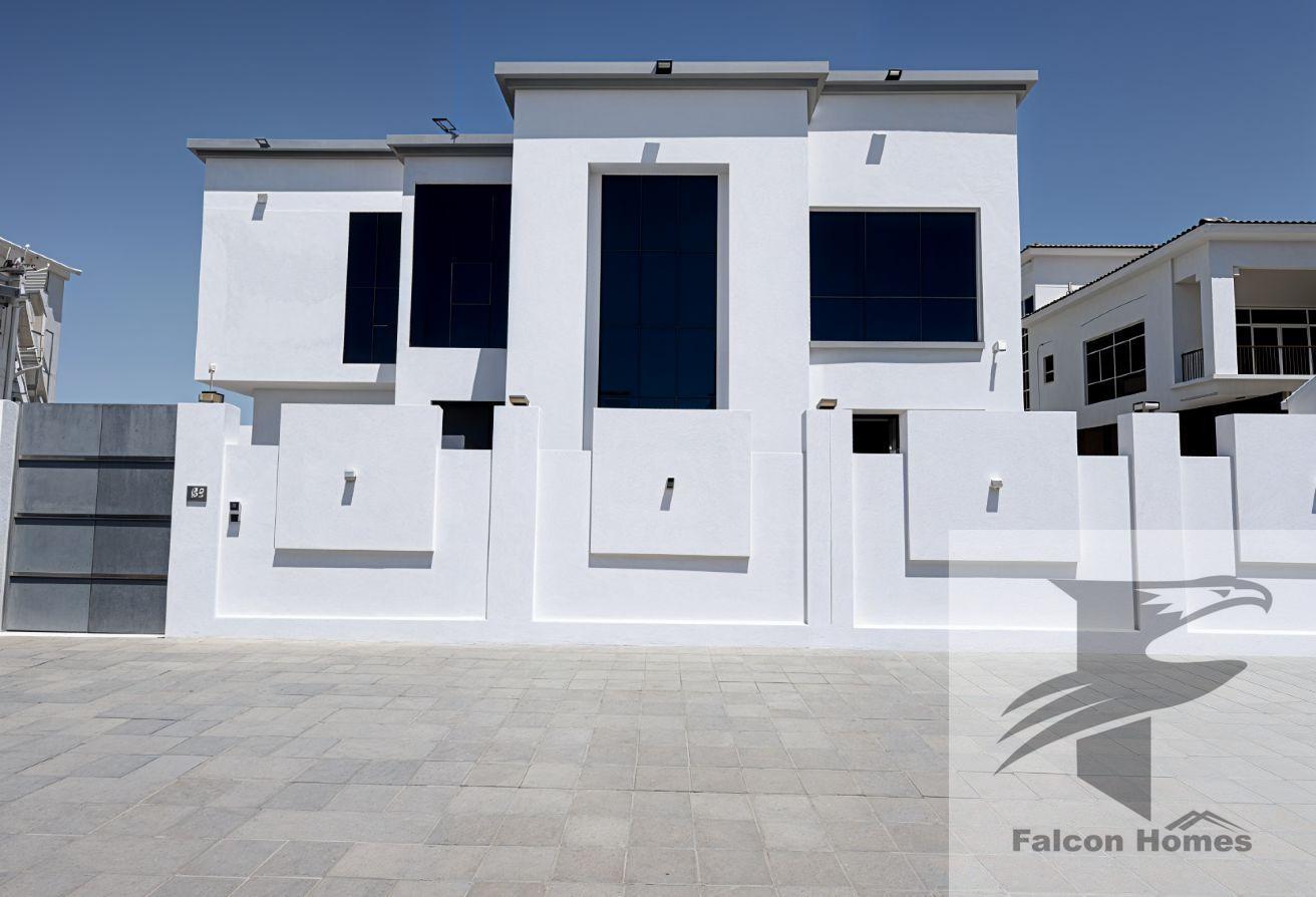 Spacious 5BR Modern Style Villa with Garden Area photo 5