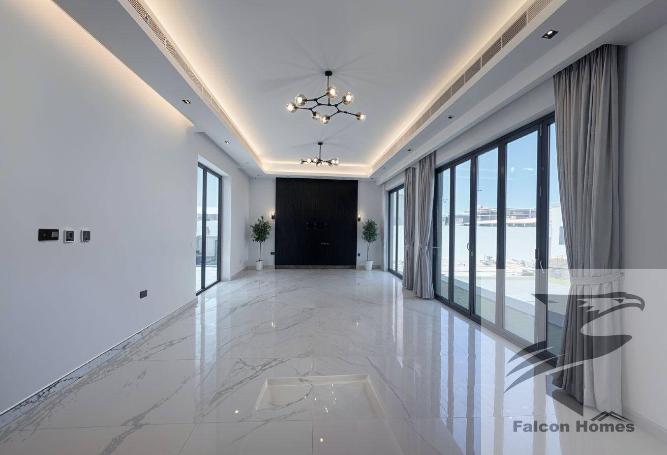 Spacious 5BR Modern Style Villa with Garden Area photo 6