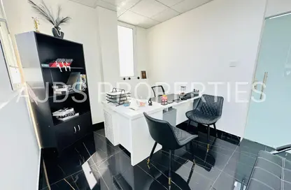 مكتب - غرفة نوم - 1 حمام للايجار في مبنى هوريزون - بورسعيد - ديرة - دبي