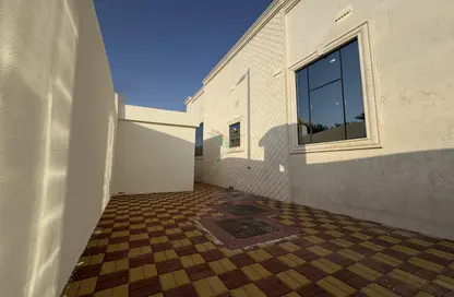 فيلا - 4 غرف نوم - 6 حمامات للايجار في "جفات النيار " - زاخر - العين