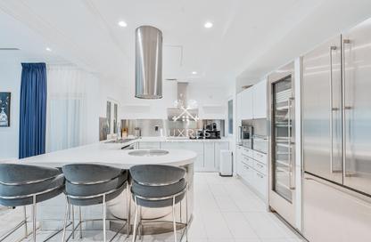 Villa - 4 Bedrooms - 5 Bathrooms for rent in Canal Cove Frond A - Canal Cove Villas - Palm Jumeirah - Dubai