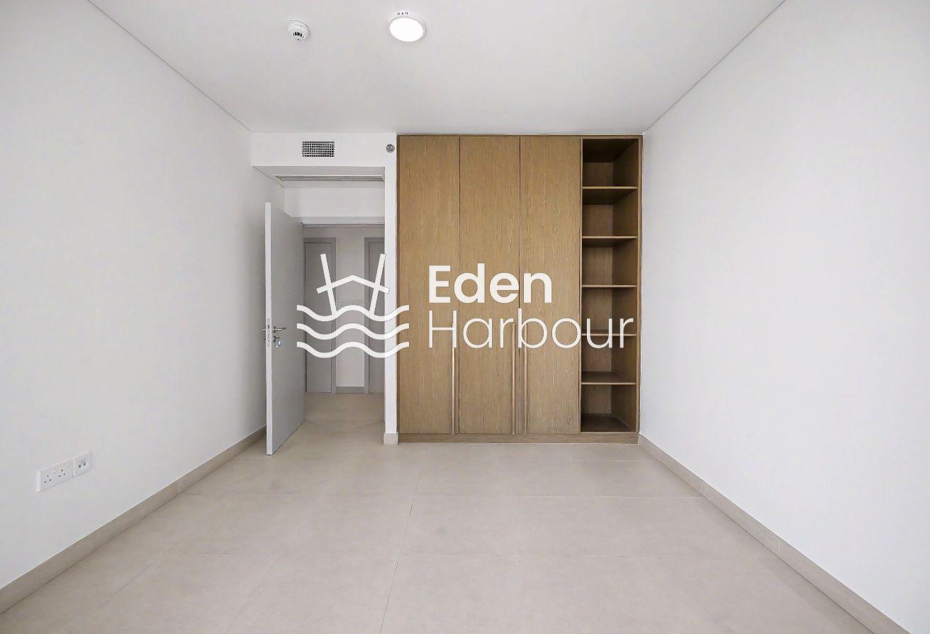 UNFURNISHED | CORNER LAYOUT | VACANT photo 14