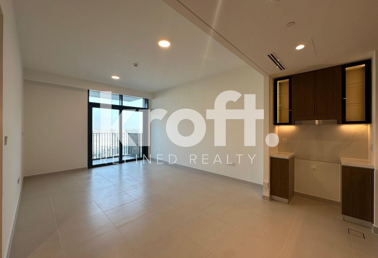 Ready to Move in | High Floor | Prime Location photo 2