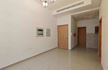 Apartment - 1 Bedroom - 2 Bathrooms for rent in Al Muteena - Deira - Dubai