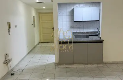 Apartment - Studio - 1 Bathroom for rent in Falaknaz Building 3 - Al Karama - Dubai