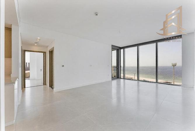 WATERFRONT LOCATION | FLEXIBLE OPTIONs AVAILABLE photo 2