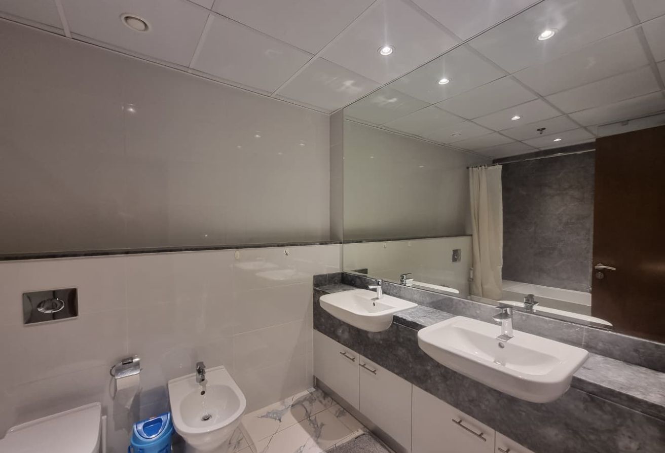 Luxury High-Floor 2BR Apartment|Fully Furnished — image 13
