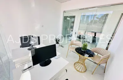 مكتب - غرفة نوم - 1 حمام للايجار في ريم ريزدنسي - الكرامة - دبي