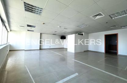 Office Space - Studio - 2 Bathrooms for rent in One Lake Plaza - JLT Cluster T - Jumeirah Lake Towers - Dubai