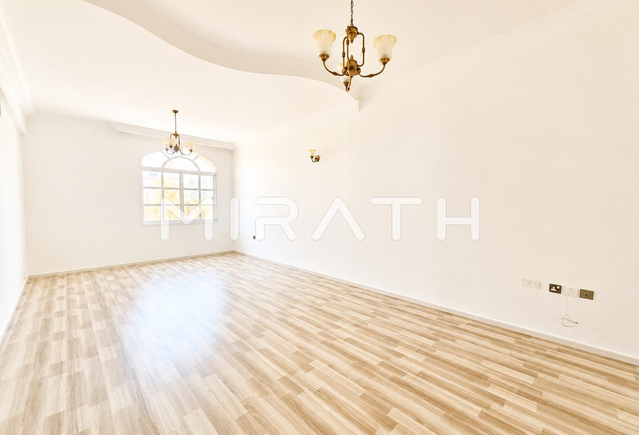 Spacious Independent 6BR+Maid Villa | Garden photo 7