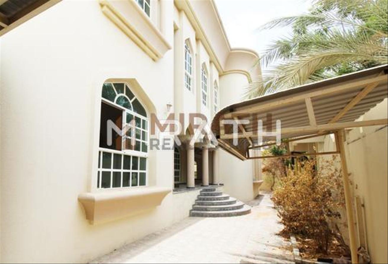 Spacious Independent 6BR+Maid Villa | Garden photo 11