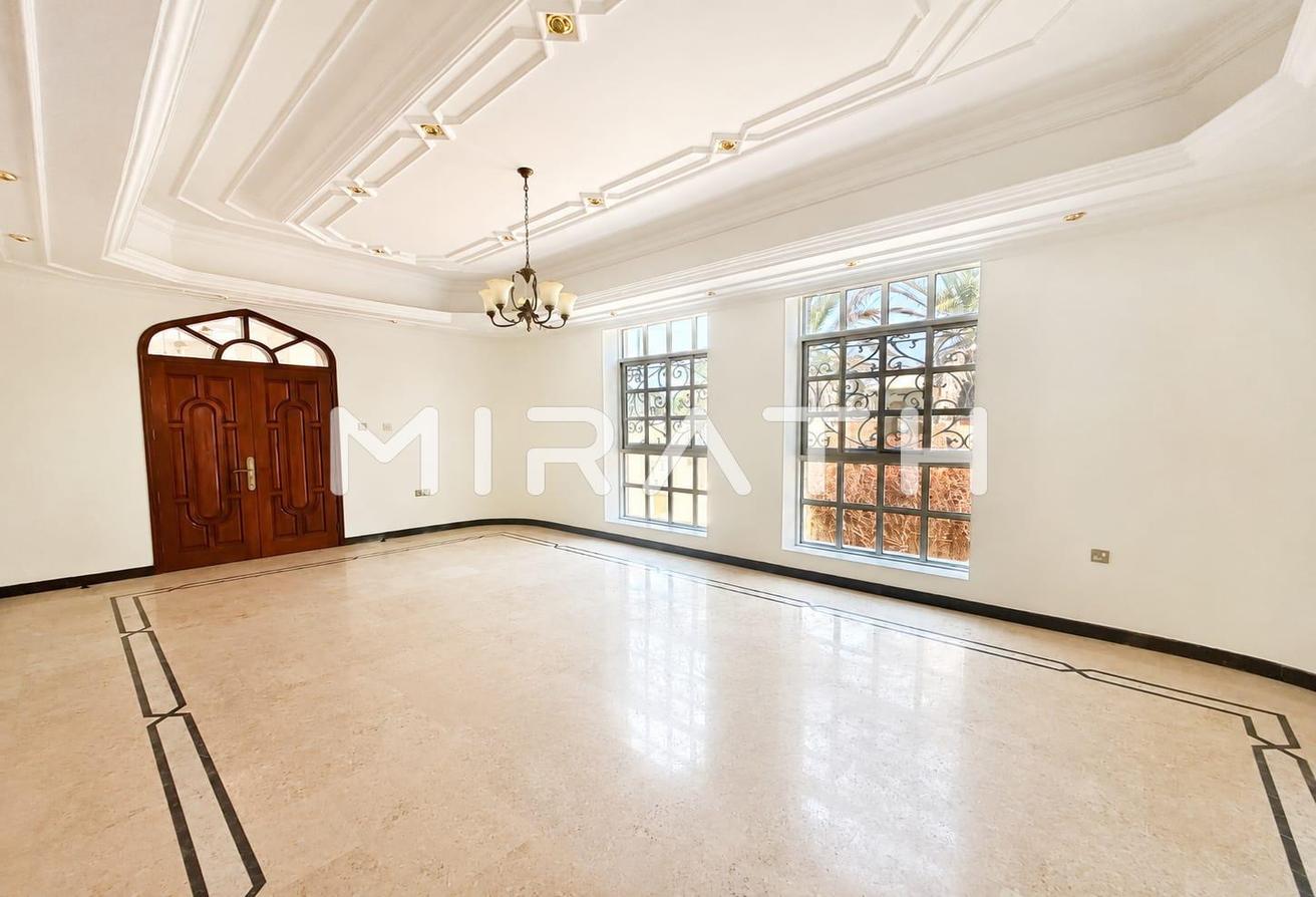 Spacious Independent 6BR+Maid Villa | Garden photo 4