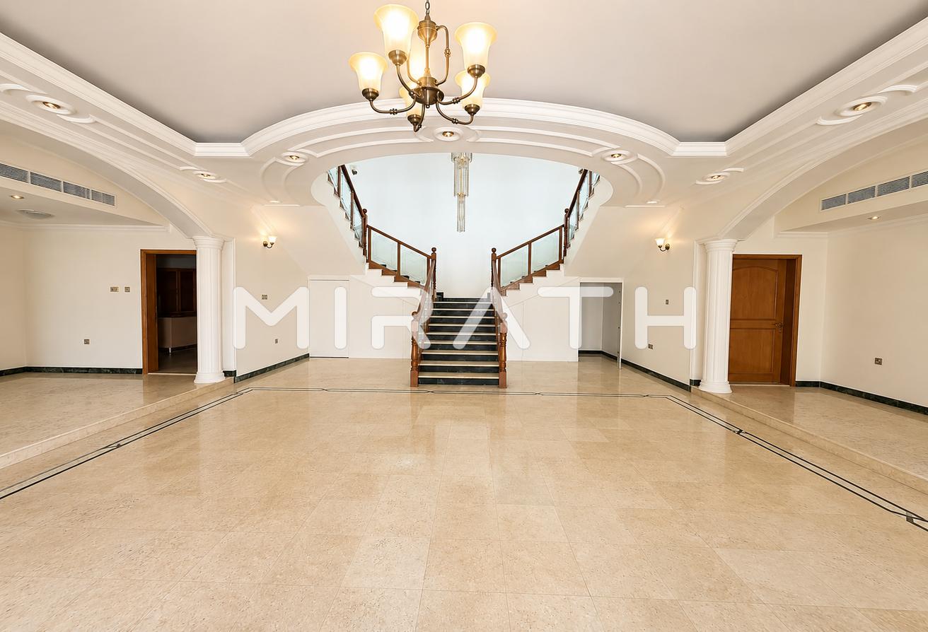 Spacious Independent 6BR+Maid Villa | Garden photo 2
