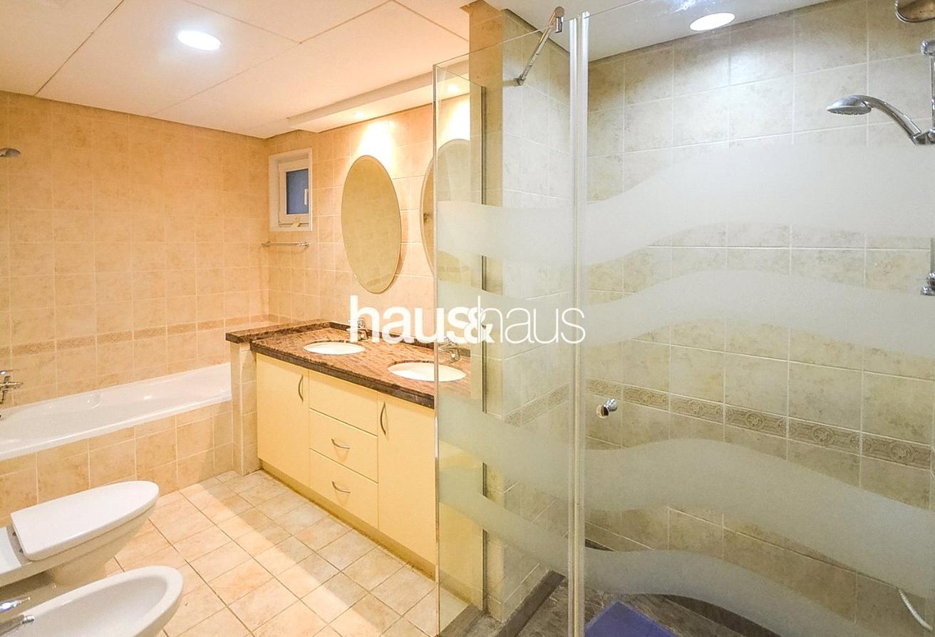 Avl Mid Aug | Upgraded Kitchen | Perfect Condition photo 7